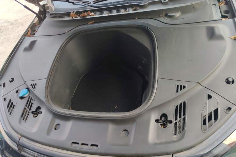 Used XPeng P7 2022 670N+ Engine Bay
