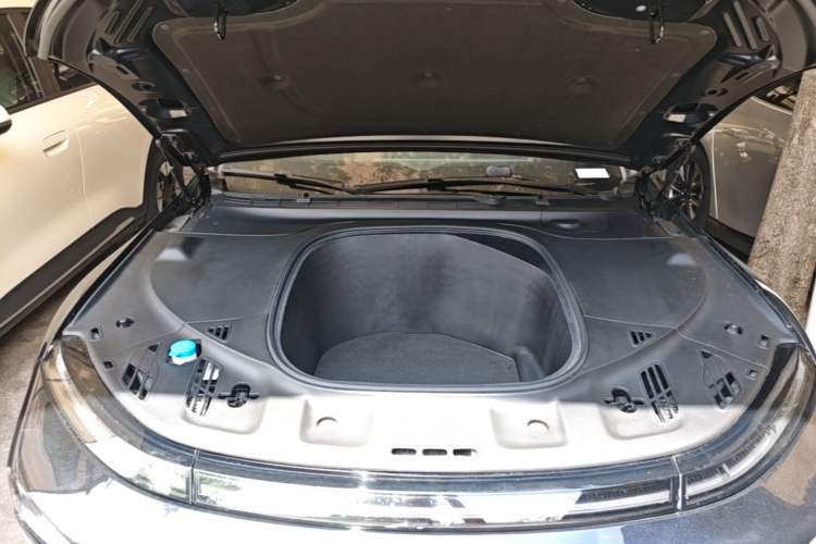 Used XPeng P7 2022 480N+ Engine Bay