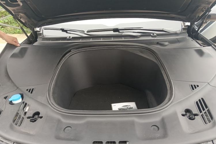 Used XPeng P7 2022 480E Engine Bay