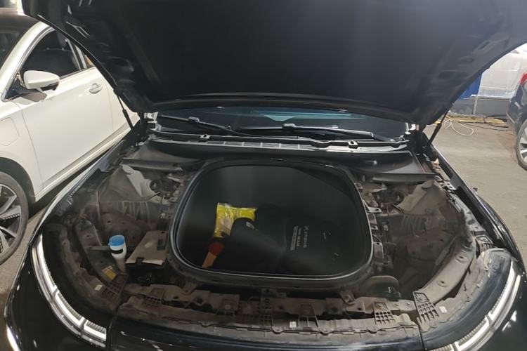 Used XPeng P7 2022 625E Engine Bay