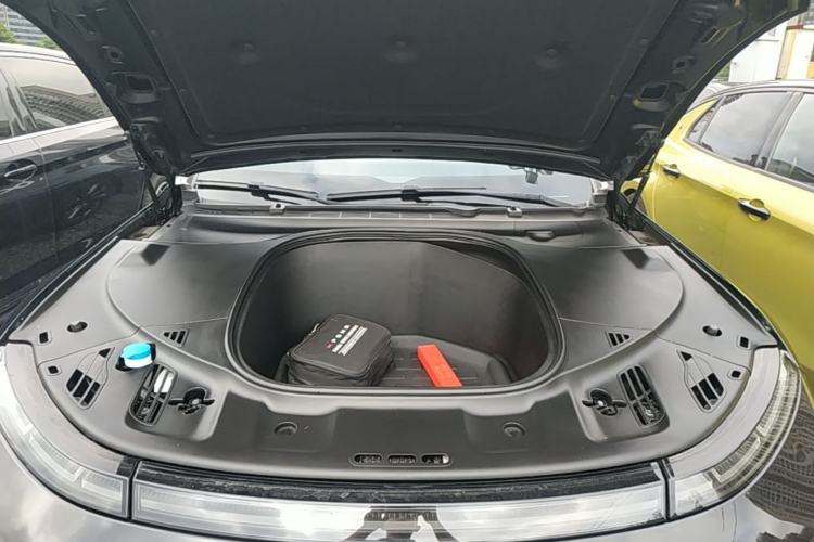 Used XPeng P7 2022 670E+ Engine Bay