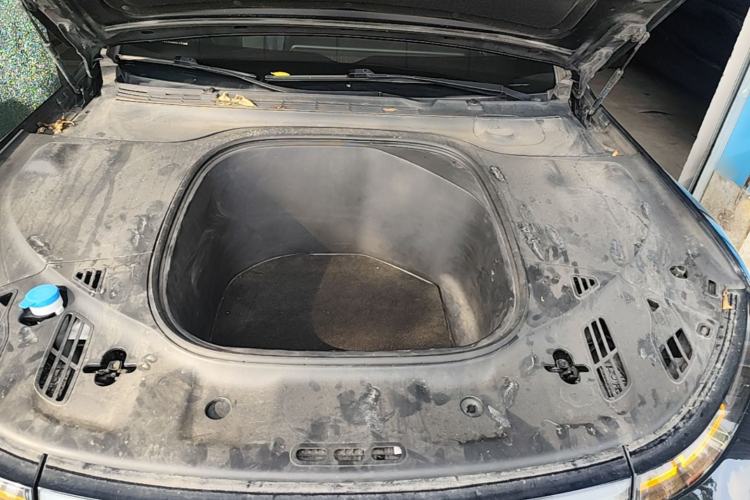 Used XPeng P7 2022 625E Engine Bay