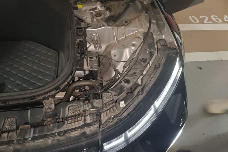 Used XPeng P7 2022 586E Engine Bay Left