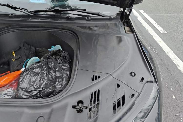 Used XPeng P7 2022 625E Engine Bay Left