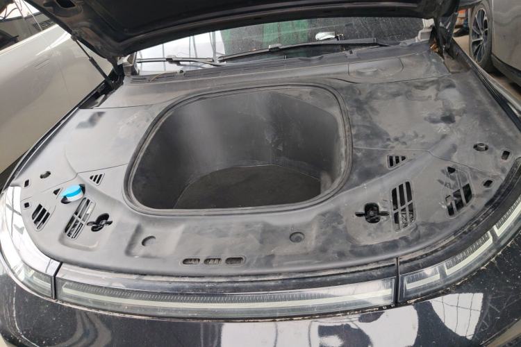 Used XPeng P7 2022 625E Engine Bay