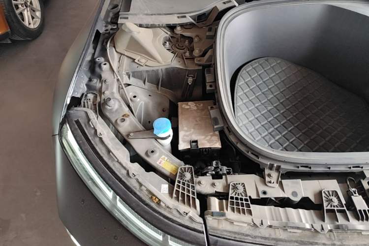Used XPeng P7 2022 670N+ Engine Bay Right