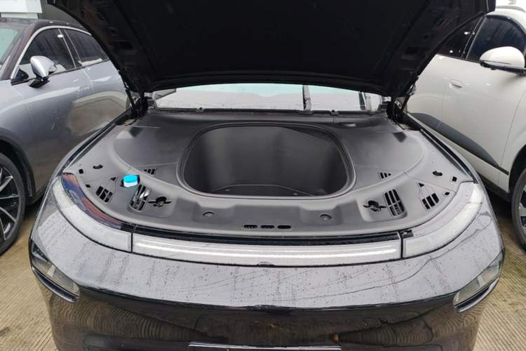 Used XPeng P7 2022 586G Engine Bay