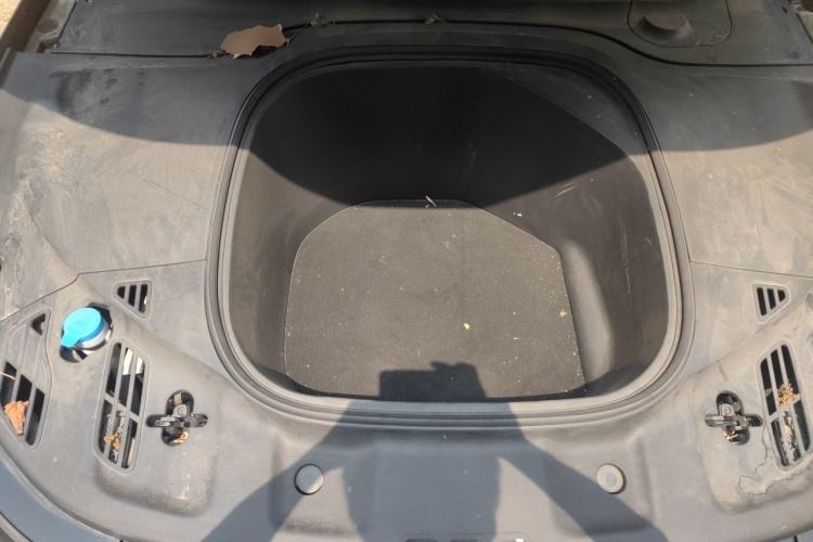 Used XPeng P7 2022 625E Engine Bay