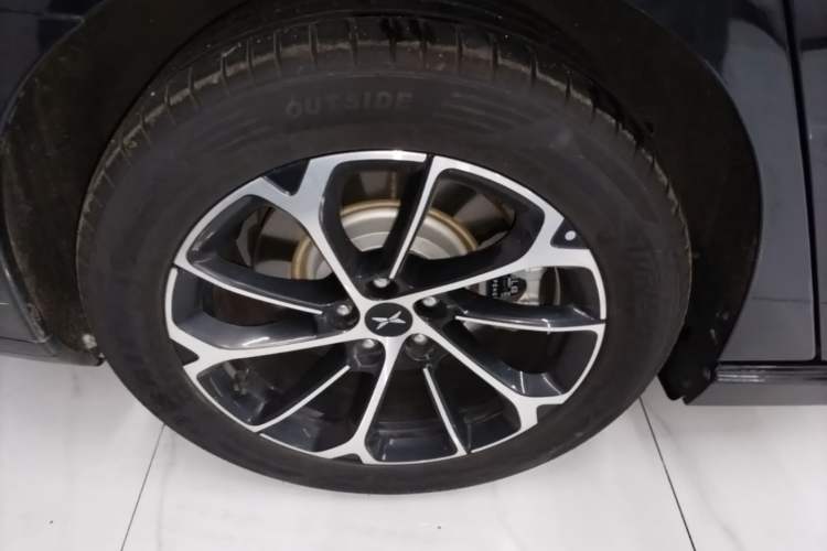 Used XPeng P7 2022 480G Exterior 5