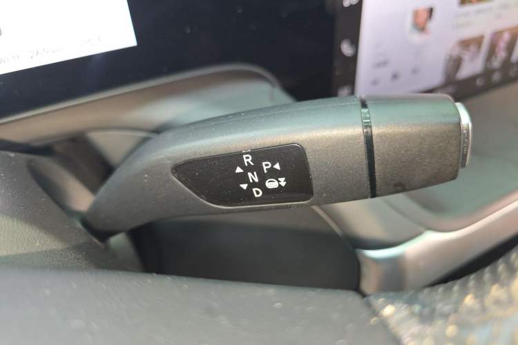 Used XPeng P7 2022 480G+ Gear Lever