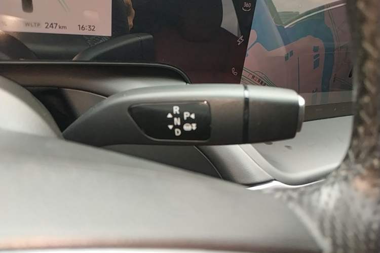 Used XPeng P7 2022 670E+ Gear Lever