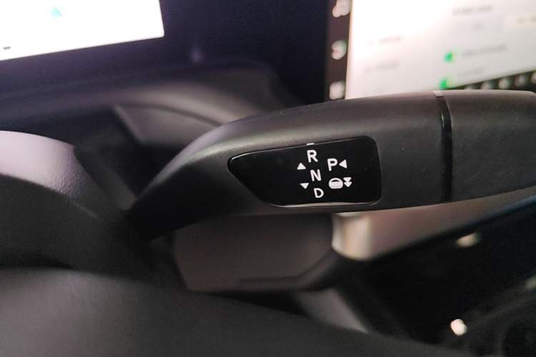 Used XPeng P7 2022 670N+ Gear Lever