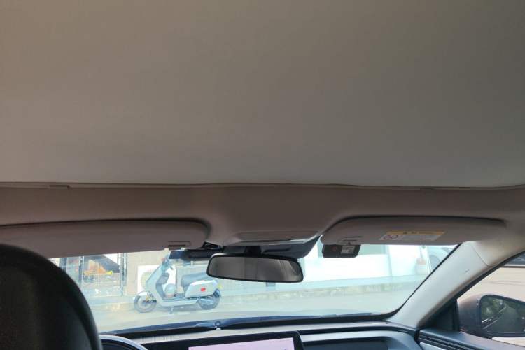 Used XPeng P7 2022 480 Standard Range Smart Drive Edition Headliner