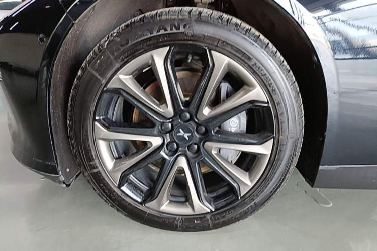 Used XPeng P7 2022 670N+ Left Front Wheel Hub