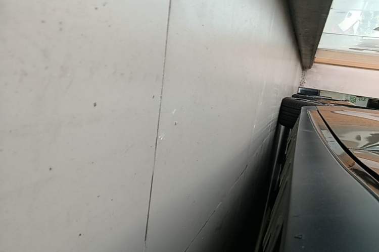 Used XPeng P7 2022 480 Standard Range Smart Drive Edition Left Side Sill