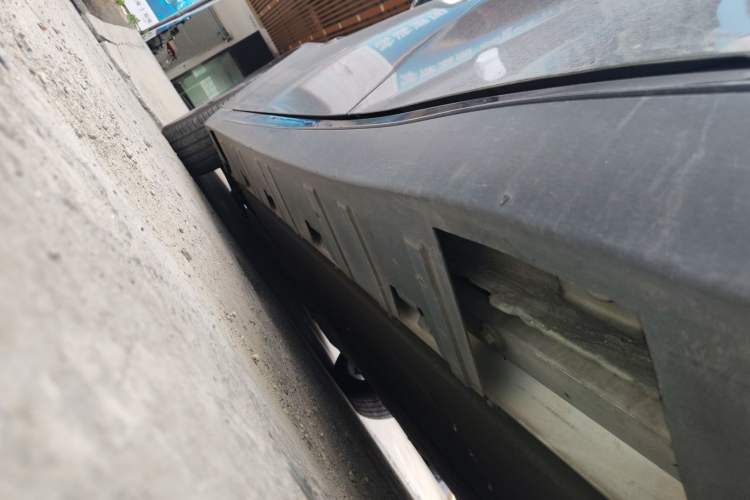 Used XPeng P7 2022 670N+ Left Side Sill