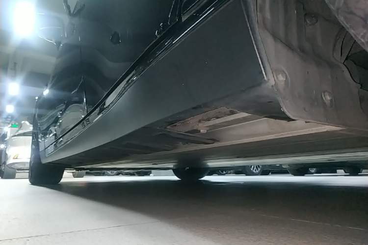 Used XPeng P7 2022 586G Left Side Sill