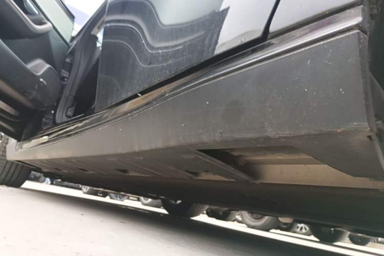 Used XPeng P7 2022 625E Left Side Sill
