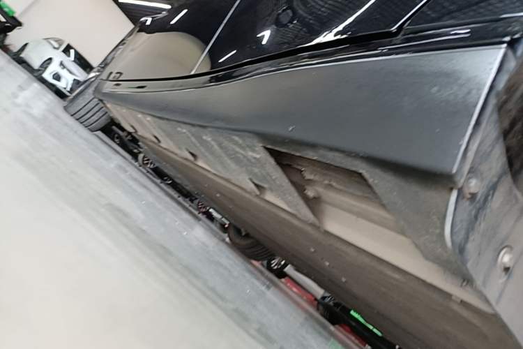 Used XPeng P7 2022 670N+ Left Side Sill