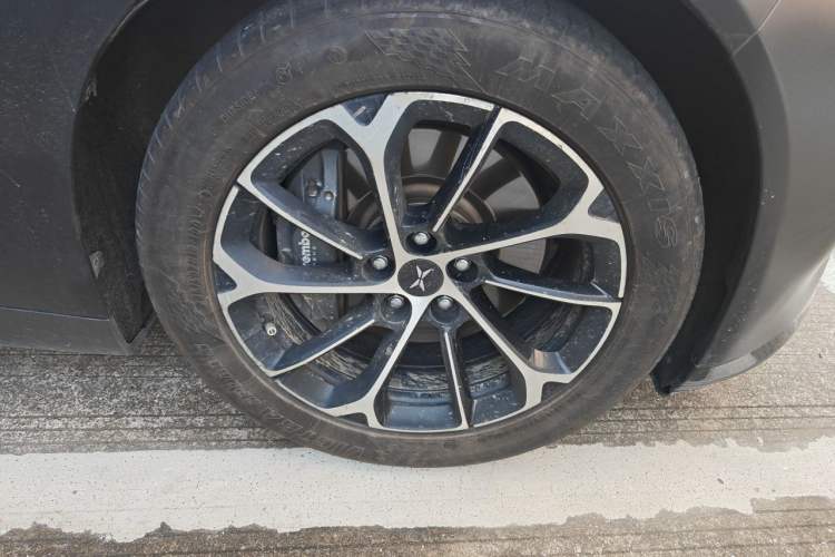 Used XPeng P7 2022 480 Standard Range Smart Drive Edition Right Front Wheel Hub