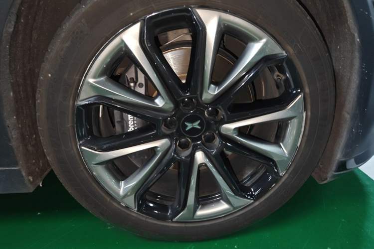 Used XPeng P7 2022 670N+ Right Front Wheel Hub