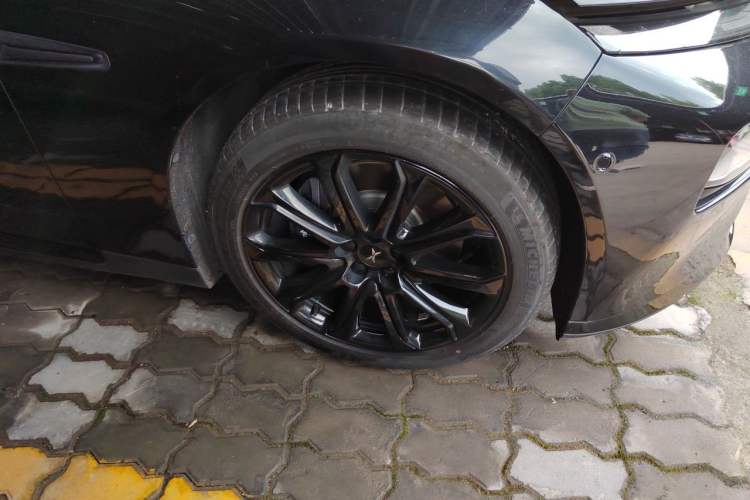 Used XPeng P7 2022 562E Performance Edition Right Front Wheel Hub