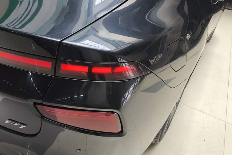 Used XPeng P7 2022 480G+ Right Rear Taillight