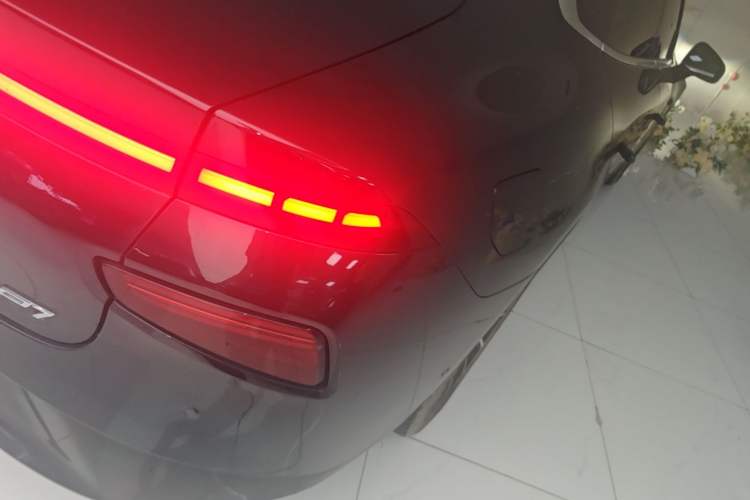 Used XPeng P7 2022 625E Right Rear Taillight