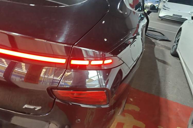 Used XPeng P7 2022 625E Right Rear Taillight