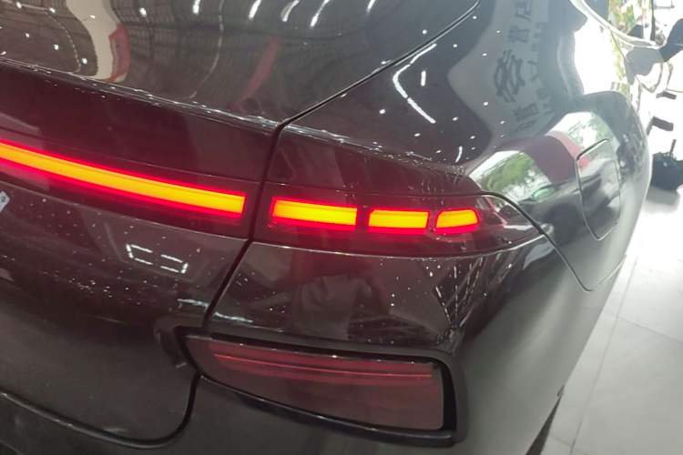 Used XPeng P7 2022 625E Right Rear Taillight