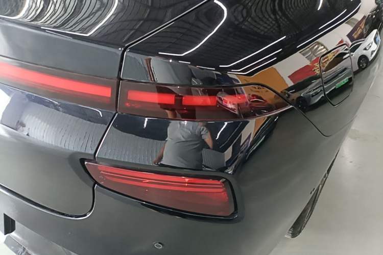 Used XPeng P7 2022 670N+ Right Rear Taillight