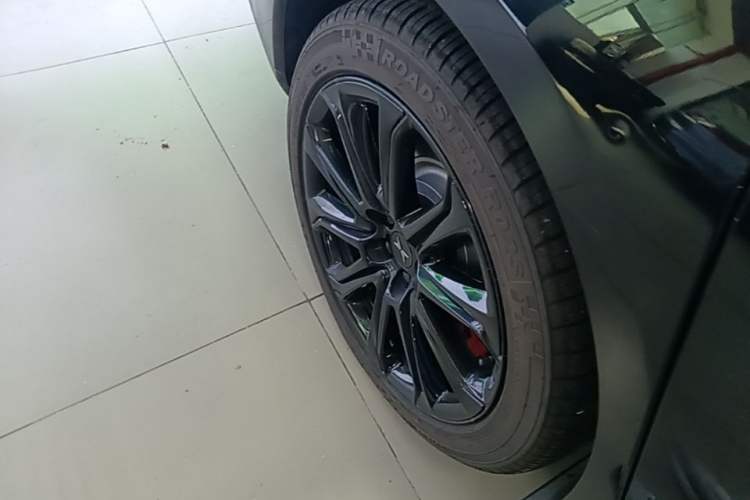 Used XPeng P7 2022 480 Standard Range Smart Drive Edition Right Rear Wheel Hub