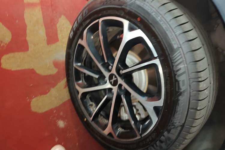 Used XPeng P7 2022 625E Right Rear Wheel Hub