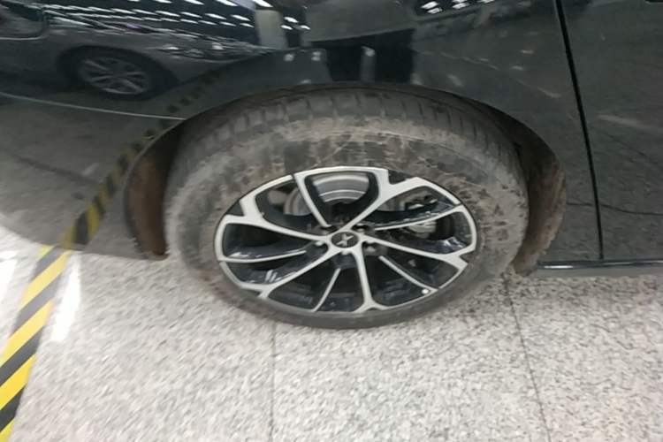 Used XPeng P7 2022 670N+ Right Rear Wheel Hub