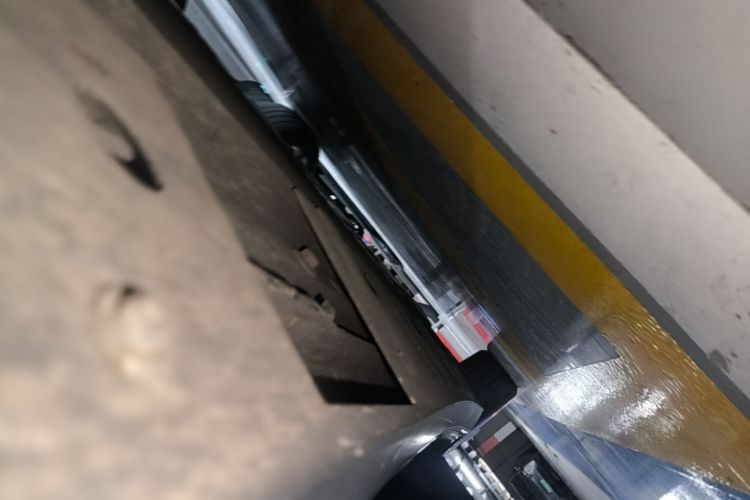 Used XPeng P7 2022 670G Right Side Sill