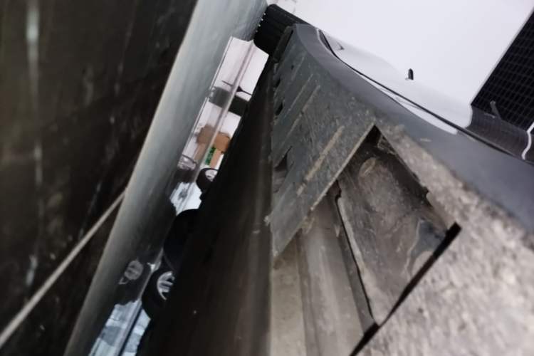 Used XPeng P7 2022 480G Right Side Sill