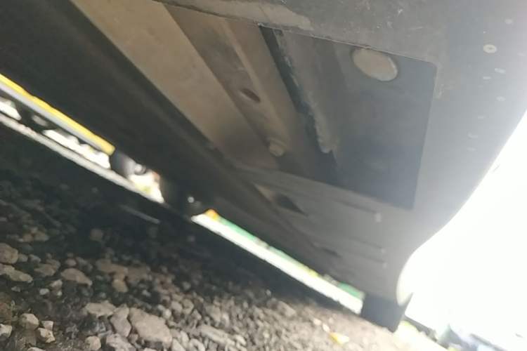 Used XPeng P7 2022 670E+ Right Side Sill