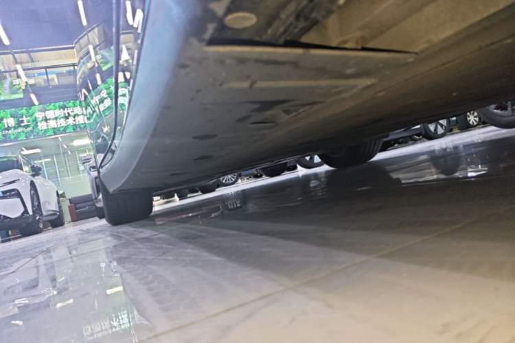 Used XPeng P7 2022 480G Right Side Sill