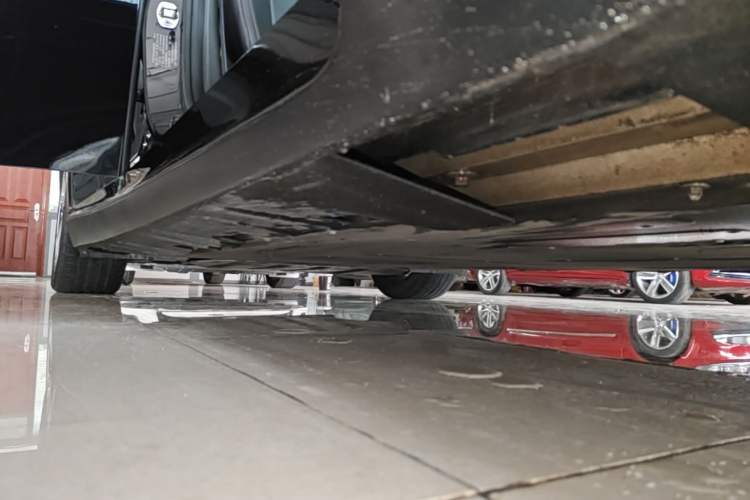 Used XPeng P7 2022 480G+ Right Side Sill