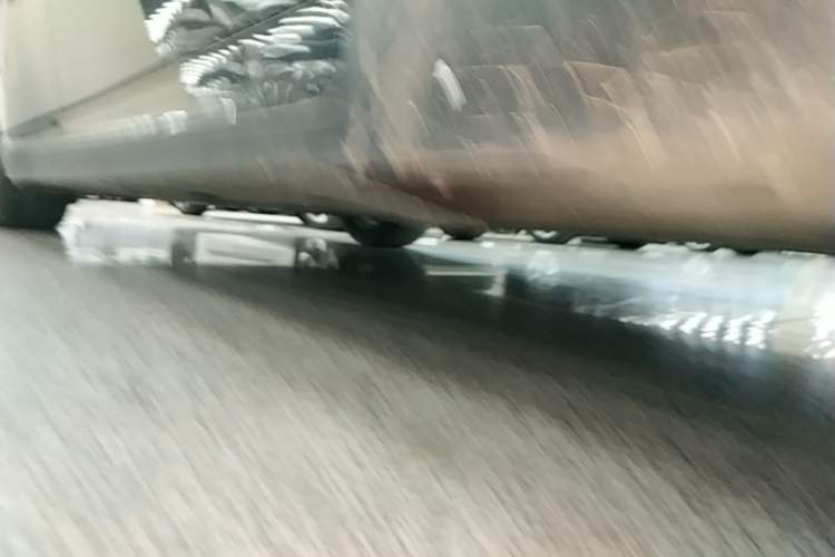 Used XPeng P7 2022 670N+ Right Side Sill
