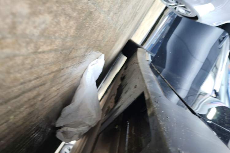 Used XPeng P7 2022 586G Right Side Sill