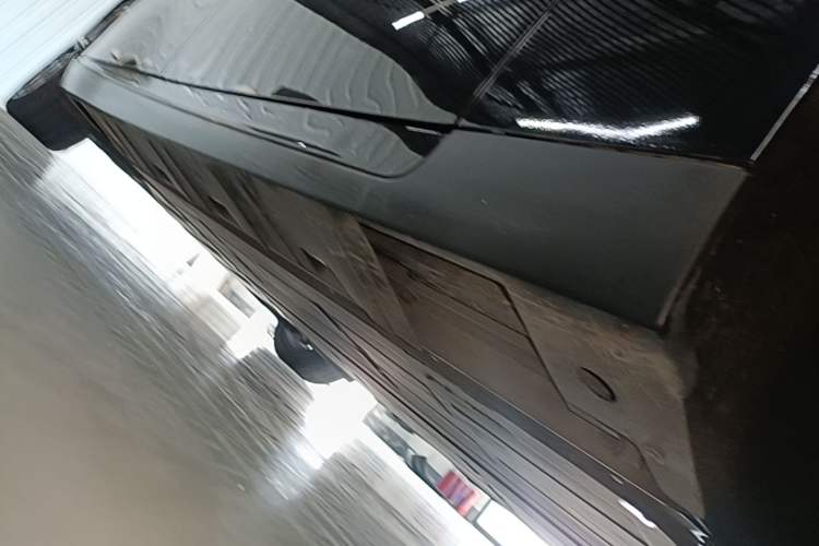 Used XPeng P7 2022 670N+ Right Side Sill