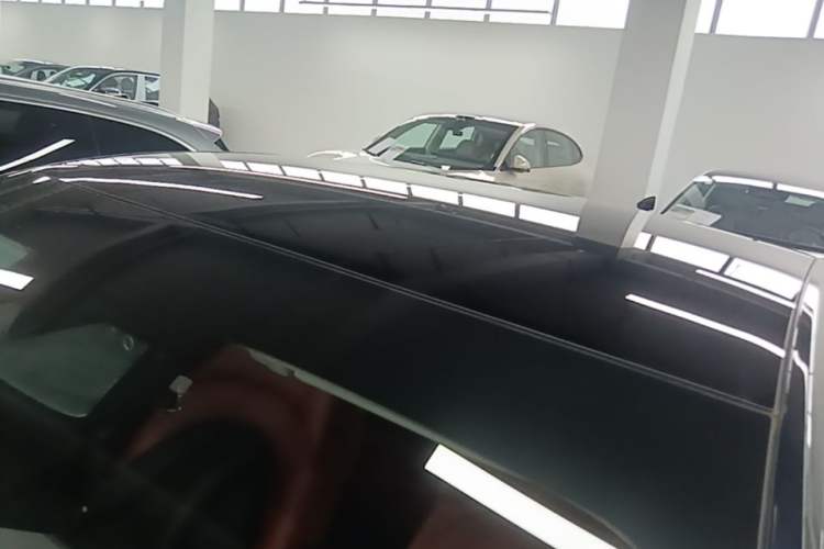 Used XPeng P7 2022 670E+ Roof