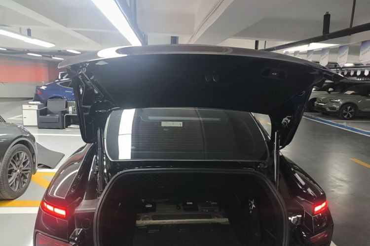 Used XPeng P7 2022 670G Trunk