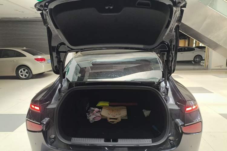 Used XPeng P7 2022 480G+ Trunk