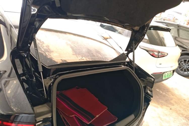 Used XPeng P7 2022 480N+ Trunk