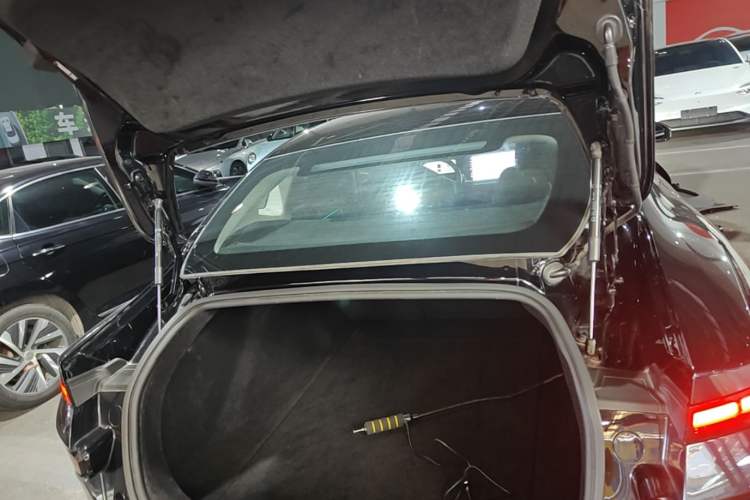 Used XPeng P7 2022 625E Trunk