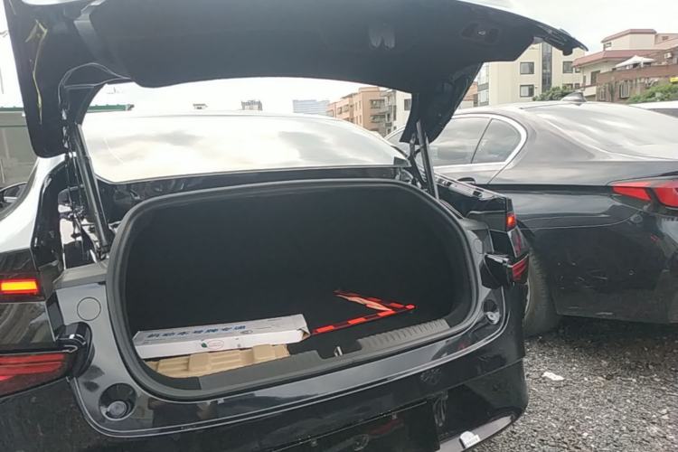 Used XPeng P7 2022 670E+ Trunk