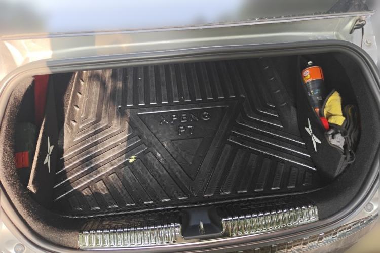 Used XPeng P7 2022 480 Standard Range Smart Drive Edition Trunk