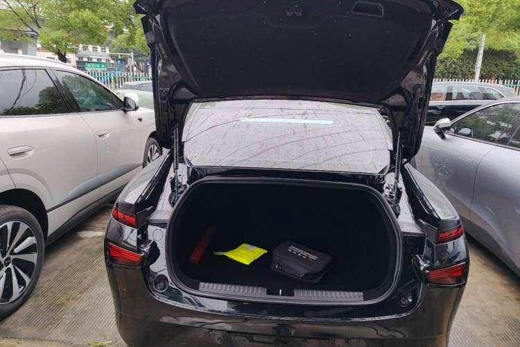 Used XPeng P7 2022 586G Trunk